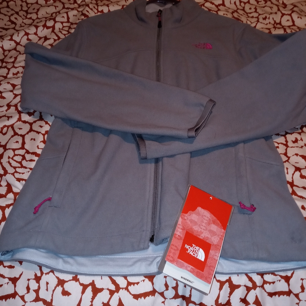 Womens The Northface windwall jacket